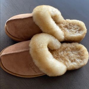 LL Bean Size 7 Slippers